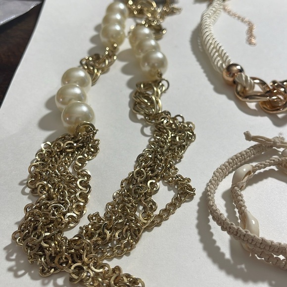 🍀5/$25🍀 Jewelry lot - Picture 4 of 7